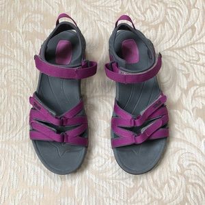 Teva Tirra hiking water sandals size 9 purple